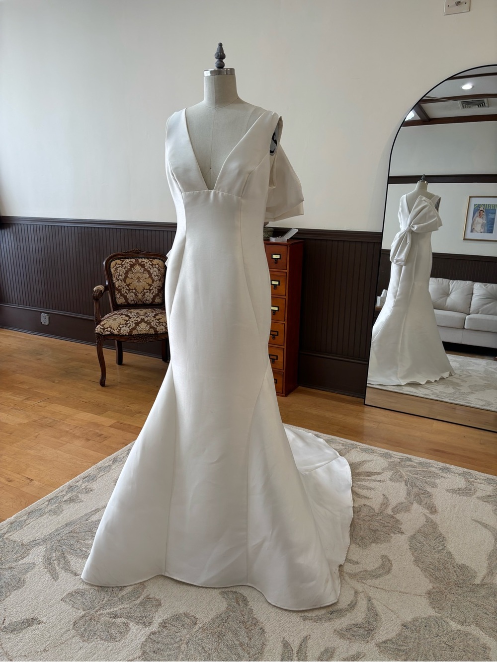 Nouvelle AMSALE Lydia Wedding Gown